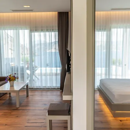 Z-villas فندق